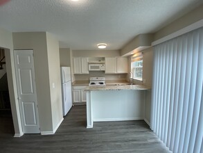 9419 Reeder Dr in Overland Park, KS - Building Photo - Building Photo