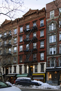 332-334 E 9th St in New York, NY - Building Photo - Building Photo