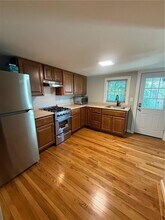 3560 Quaker Ln in North Kingstown, RI - Building Photo - Building Photo
