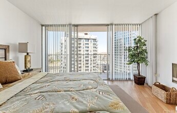 700 E Ocean Blvd in Long Beach, CA - Building Photo - Building Photo