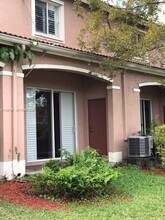 8253 SW 29th St in Miramar, FL - Building Photo - Building Photo