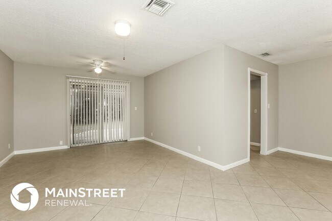 771 SW 70th Way in North Lauderdale, FL - Foto de edificio - Building Photo