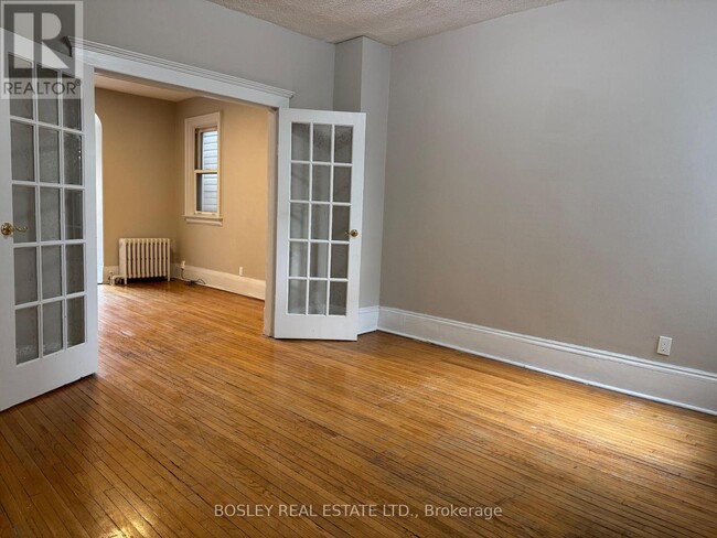 89 Woodbine Ave in Toronto, ON - Building Photo - Building Photo