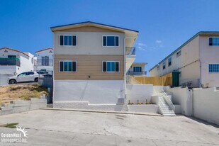 3211 Euclid Ave in San Diego, CA - Building Photo