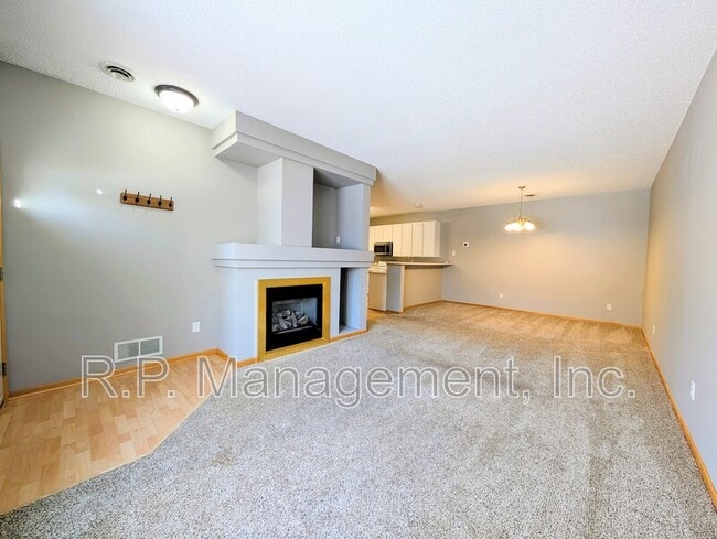 17832 96th Ave N in Osseo, MN - Building Photo - Building Photo