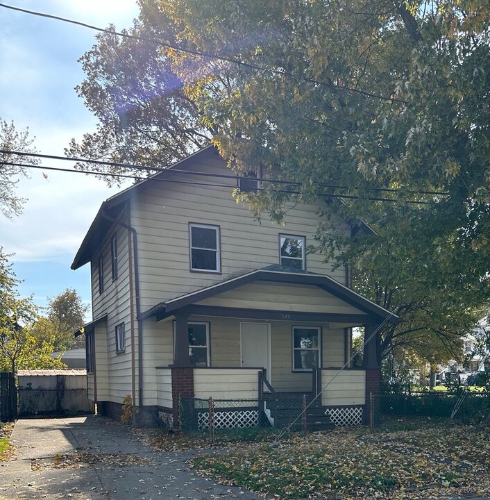 540 Holmes Ave in Barberton, OH - Building Photo