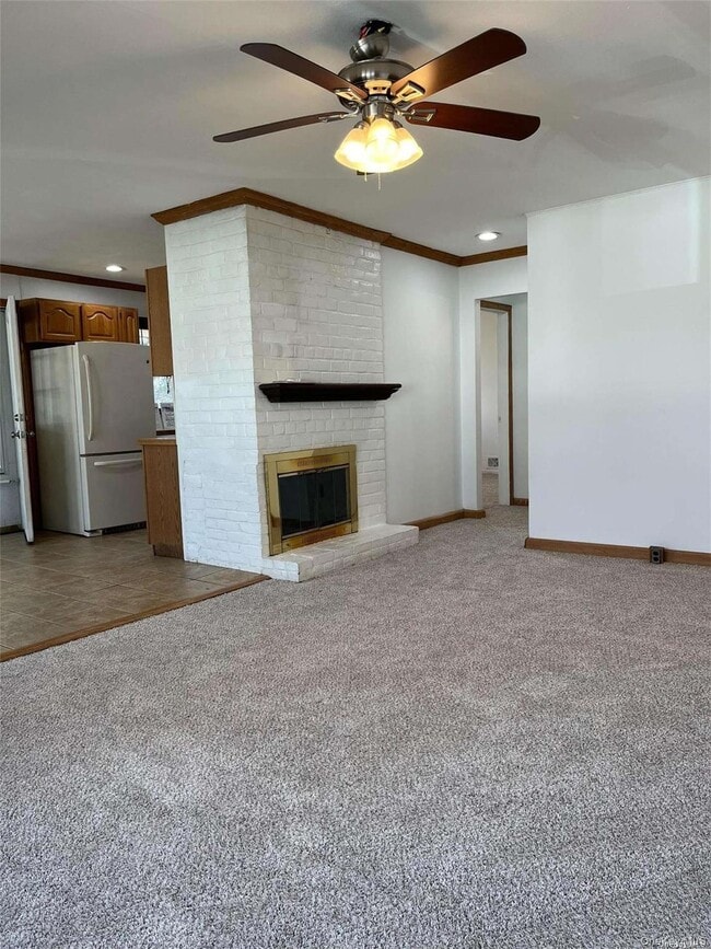 226 Tree Rd in Centereach, NY - Foto de edificio - Building Photo