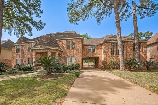 18307 Champion Forest Dr in Spring, TX - Building Photo - Building Photo