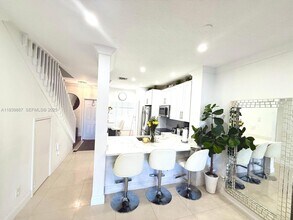 737 SW 122nd Ave in Pembroke Pines, FL - Building Photo - Building Photo