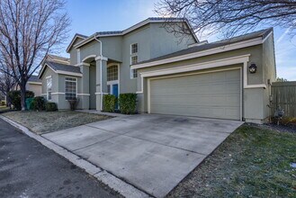 1668 Rocky Cove Ln in Reno, NV - Building Photo - Building Photo