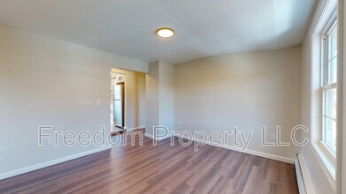 12 Liberty St in Southington, CT - Foto de edificio - Building Photo