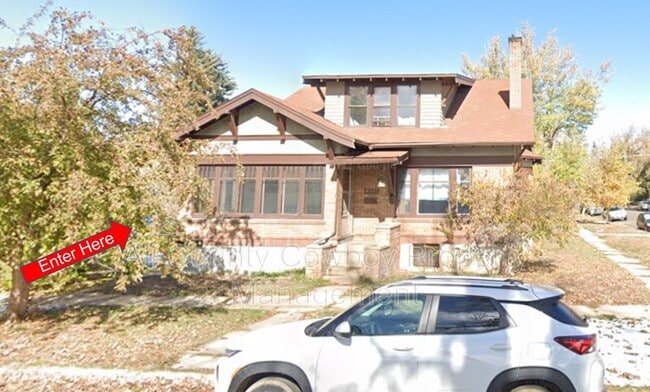 property at 1319 E Custer St