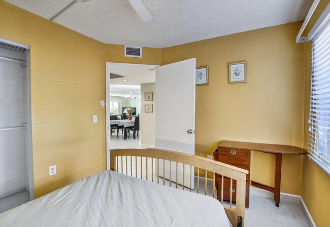 1500 SW 131st Way in Pembroke Pines, FL - Building Photo - Building Photo