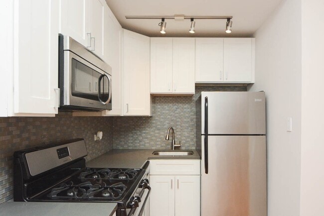 2425 N Kedzie in Chicago, IL - Building Photo - Building Photo