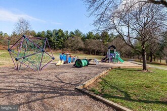 91 Pontiac Way in Gaithersburg, MD - Building Photo - Building Photo