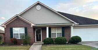 5002 Blakemore Dr SE in Owens Cross Roads, AL - Building Photo