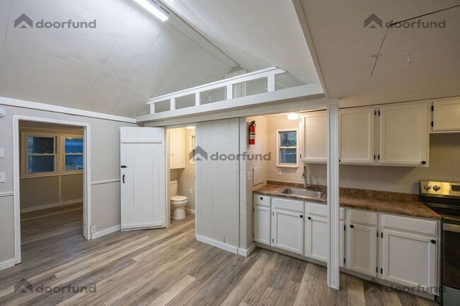 property at 5 Forest Rd