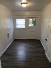 417 W 10th St in Long Beach, CA - Building Photo - Building Photo
