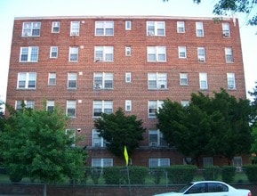 Taylor Towers in Washington, DC - Building Photo - Building Photo