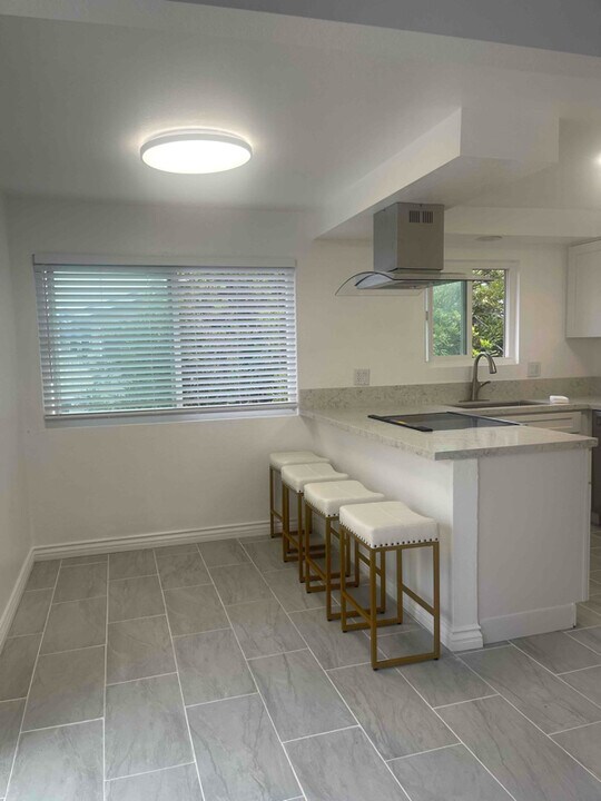 16881 Sims Lane in Huntington Beach, CA - Building Photo