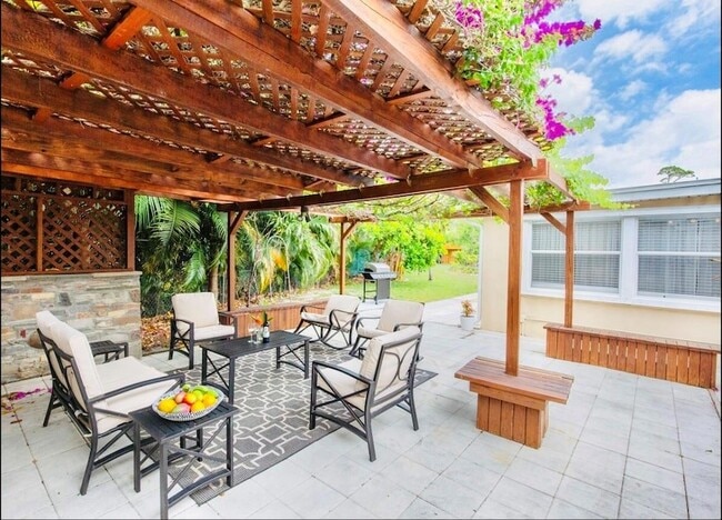 279 Hach Ln in West Palm Beach, FL - Building Photo - Building Photo