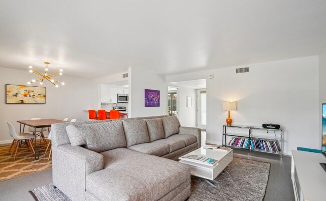 2727 S Sierra Madre in Palm Springs, CA - Foto de edificio - Building Photo