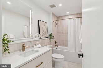 30 W Allens Ln, Unit 416 in Philadelphia, PA - Building Photo - Building Photo