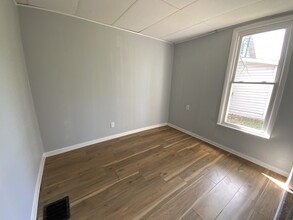 908 Jewell St in Danville, IL - Building Photo - Building Photo
