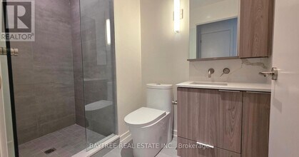 120 Broadway Ave in Toronto, ON - Building Photo - Building Photo