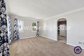 123 S Masters Ct in Maumee, OH - Building Photo - Building Photo