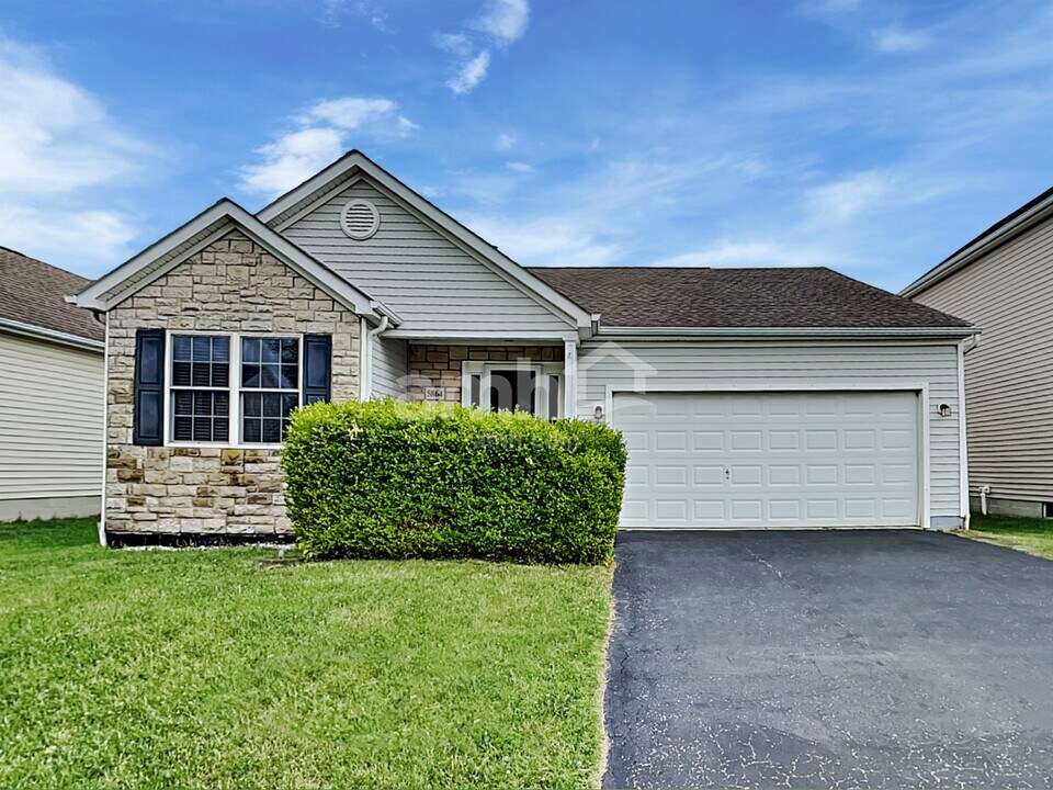 5864 Westbank Dr in Galloway, OH - Building Photo