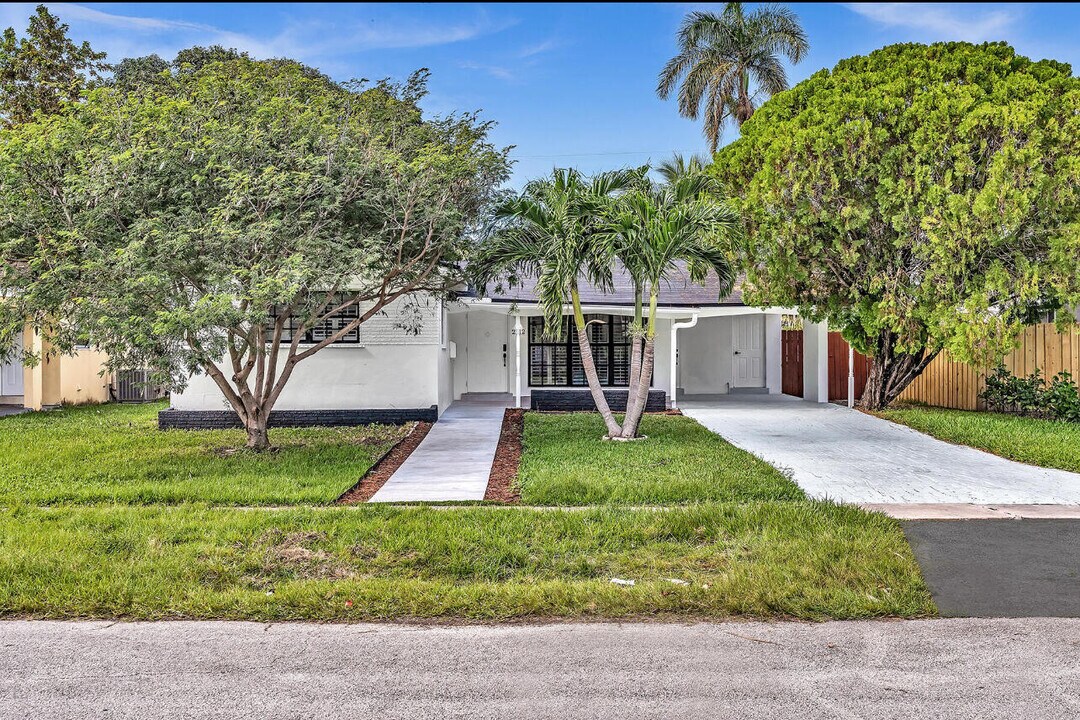 2112 N 14th Terrace in Hollywood, FL - Building Photo