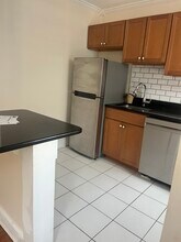 8 Walnut St, Unit Everett condo heat includ in Everett, MA - Foto de edificio - Building Photo