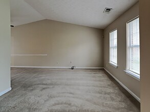 6584 Rebecca Lou Ln in Lithonia, GA - Building Photo - Building Photo