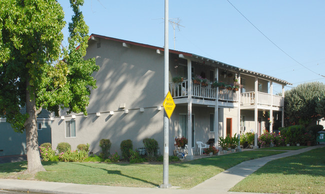 1707 Ross Cor in San Jose, CA - Foto de edificio - Building Photo