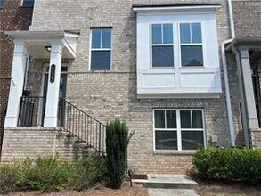 651 Sunset Park Dr in Suwanee, GA - Building Photo - Building Photo