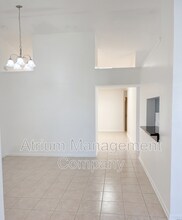 3204 Heron's Point Cir in Kissimmee, FL - Building Photo - Building Photo