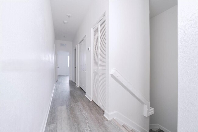12661 NW 23rd Pl in North Miami, FL - Building Photo - Building Photo