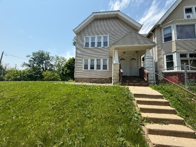 1817-1819-1819 N 36th St