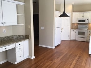 3907 Gisbourne Dr in Jamestown, NC - Building Photo - Building Photo