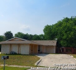 5729 Alnwick St in San Antonio, TX - Building Photo