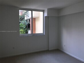 2775 NE 187th St, Unit 219 in Miami, FL - Building Photo - Building Photo