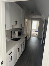 14 Cotting St, Unit #3 in Medford, MA - Foto de edificio - Building Photo