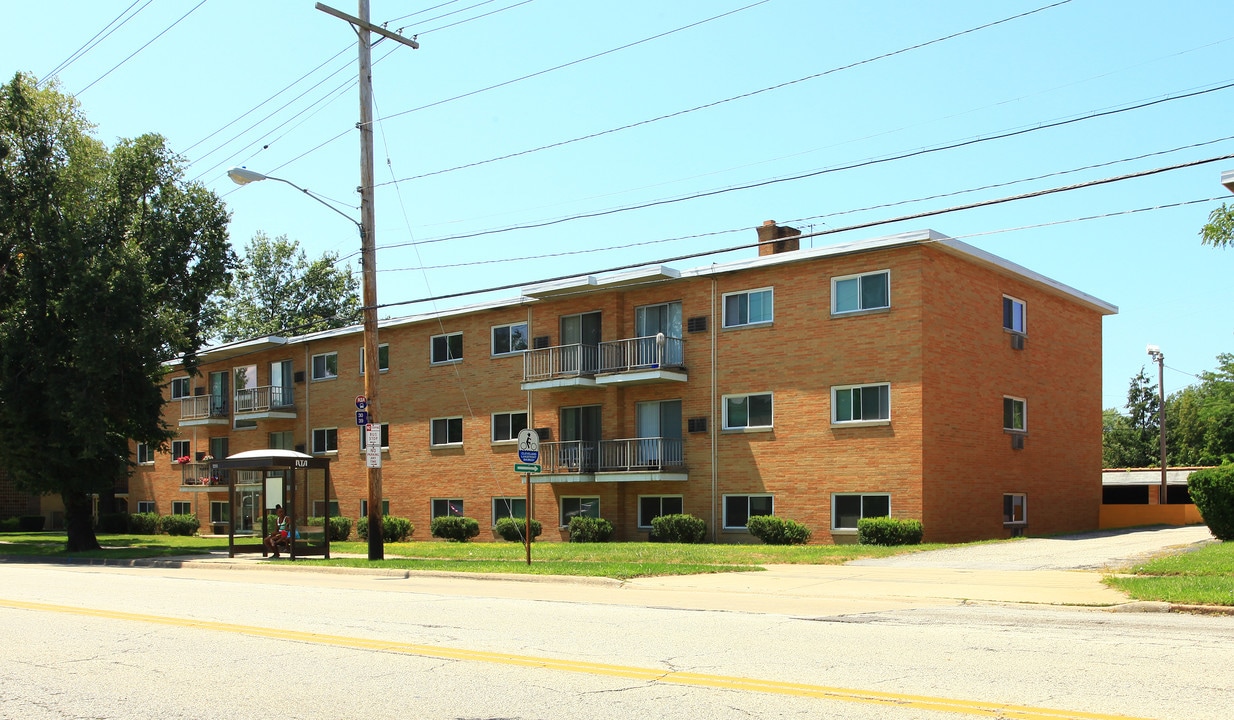 Wildwood Villas in Cleveland, OH - Foto de edificio