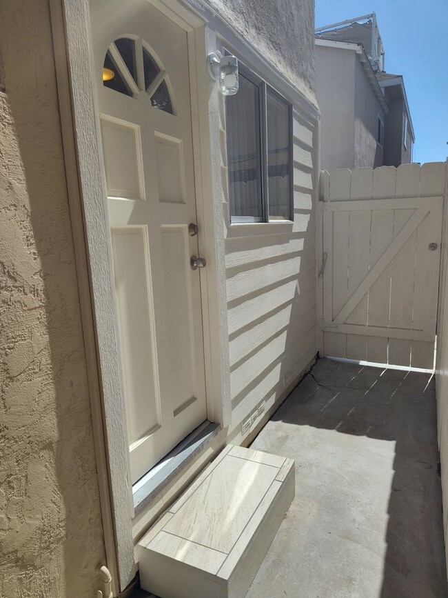property at 725 Ensenada Ct