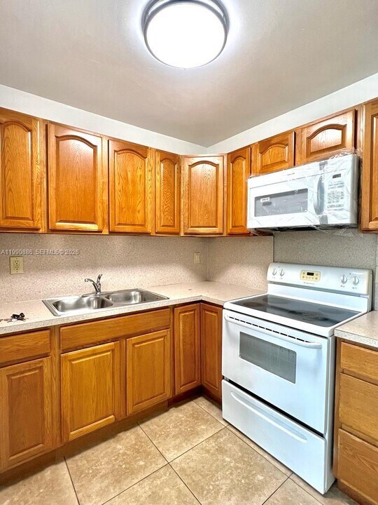 1412 SW 41st Ave in Plantation, FL - Building Photo