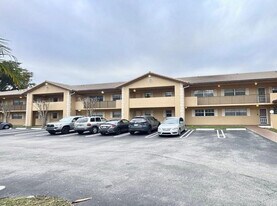 2966 Coral Springs Dr in Coral Springs, FL - Building Photo