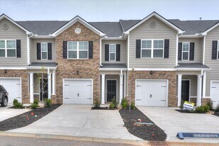 1040 Quaint Parish Cir in Graniteville, SC - Building Photo