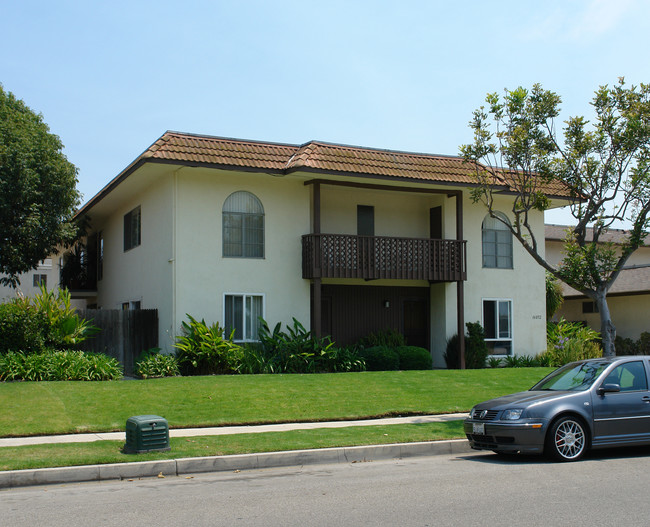 16052 Waikiki Ln in Huntington Beach, CA - Building Photo - Building Photo