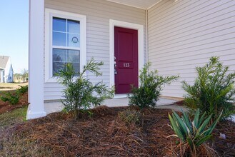 123 Chaste Tree Cir in Goose Creek, SC - Building Photo - Building Photo